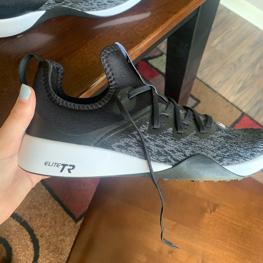 Nike Elite black shoes Offer!